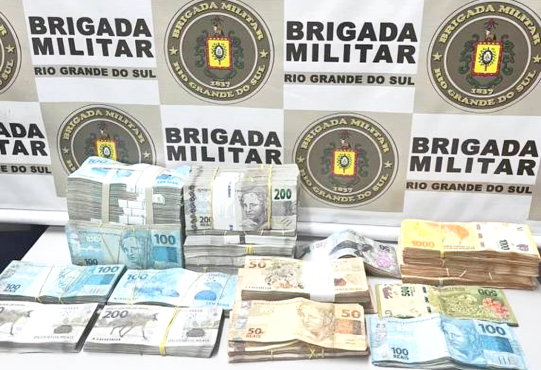Capa Brigada Militar de Campina das Missões apreende dinheiro sem procedência