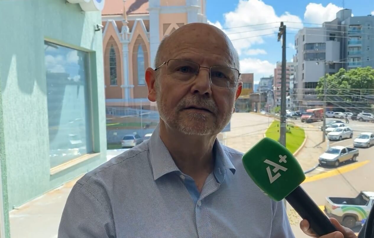 Capa Deputado Bohn Gass repassa R$ 650 mil às casas de saúde da região