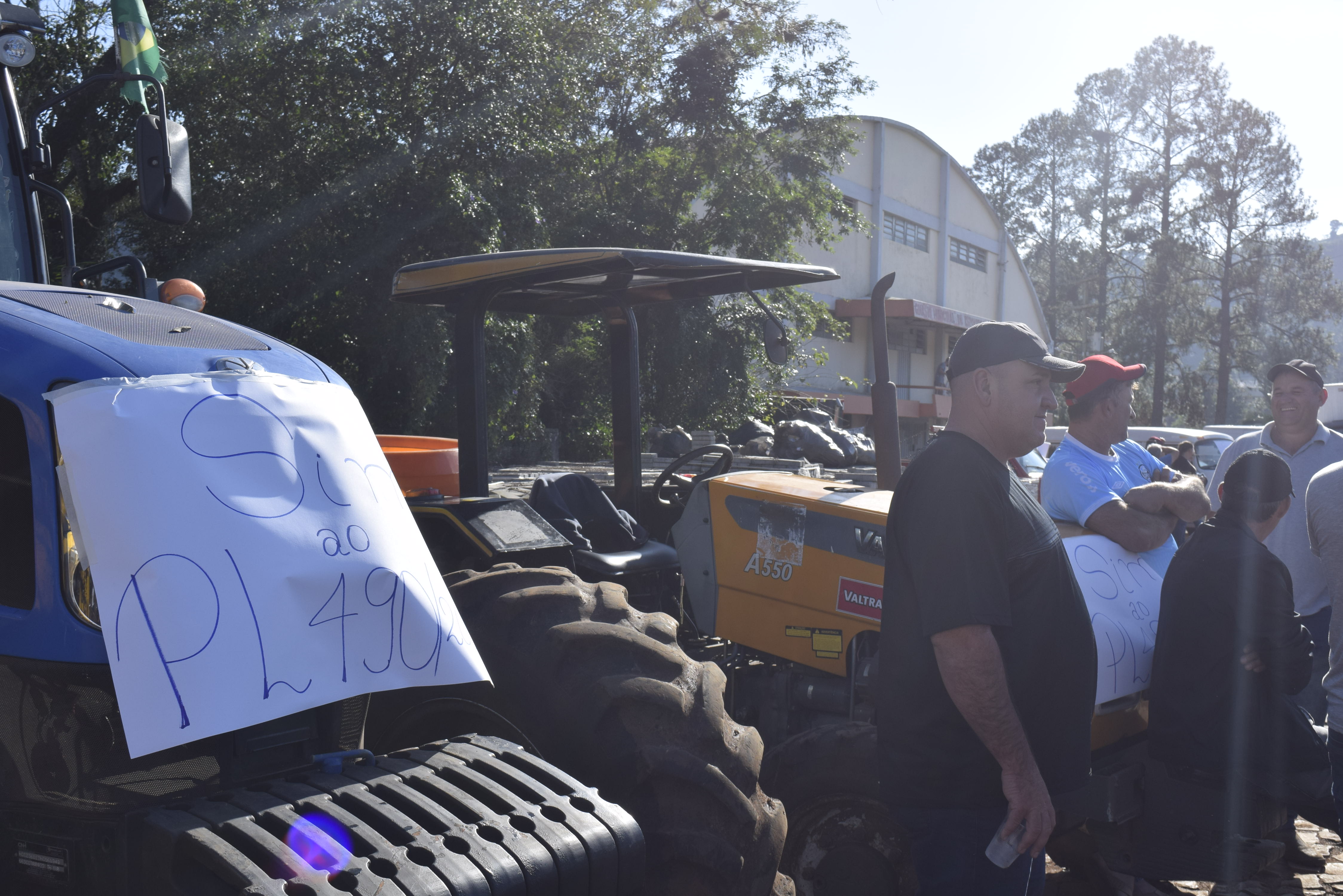 Capa PL 490: terça-feira é marcada por protestos na região