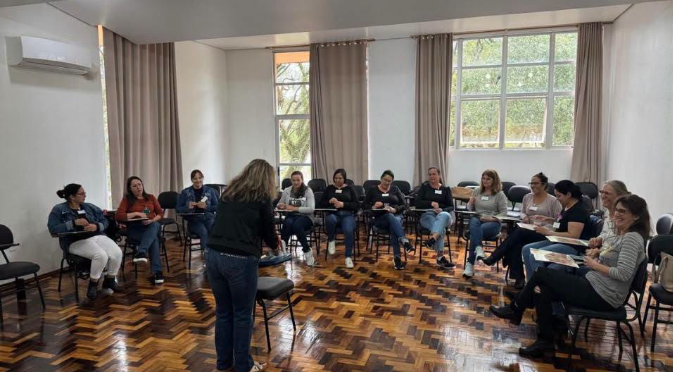 Capa Merendeiras da rede municipal de Planalto participam de capacitações sobre segurança alimentar