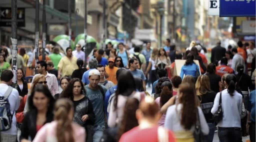 Capa População do Brasil chega a 213,4 milhões de habitantes, diz IBGE
