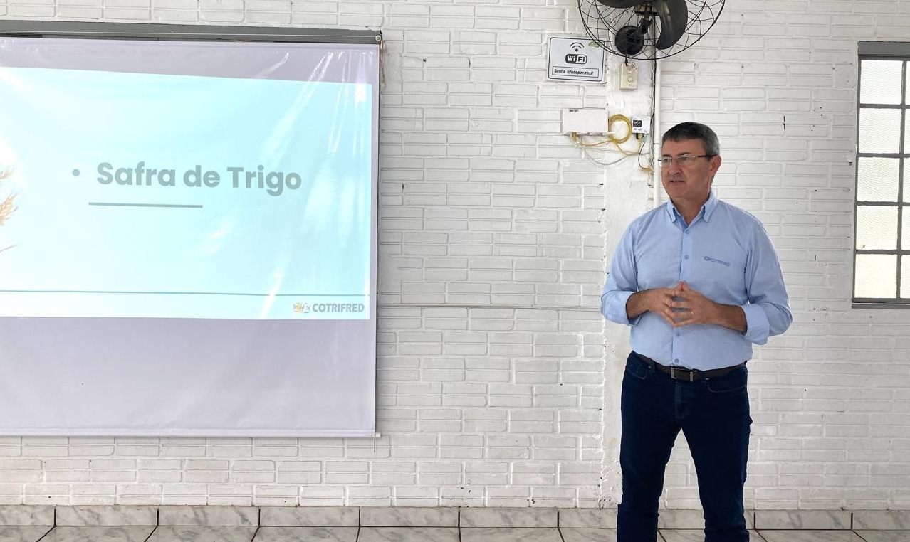 Capa Cotrifred reúne conselhos para discutir desempenho e traçar projeções para o final do ano