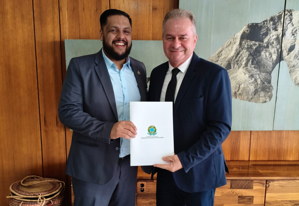Capa Vice-prefeito de Pinhal busca liberação de verbas empenhadas em Brasília
