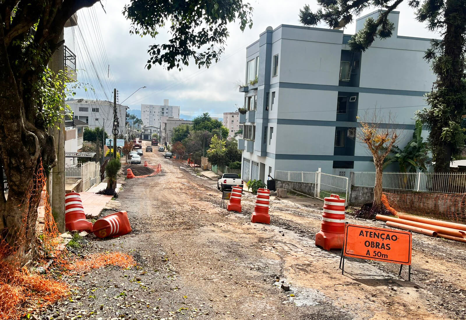 Capa Prefeitura de Frederico Westphalen planeja pavimentação e calçadas na Rua Paranaguá após conclusão de obras de saneamento