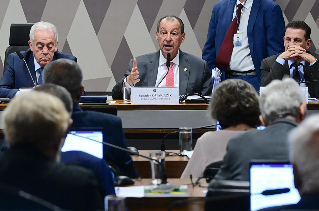 Capa CCJ do Senado aprova relatório da PEC que prevê o fim da escala de trabalho 6x1