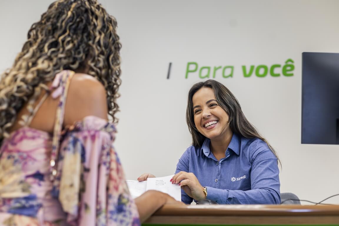 Capa Sicredi é destaque na Melhores e Maiores da Exame e no Valor 1000