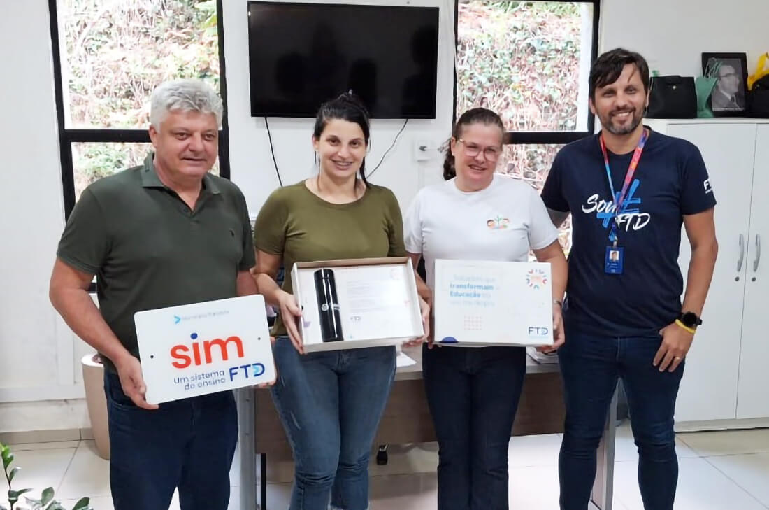 Capa Liberato Salzano recebe homenagem por parceria estratégica na área educacional