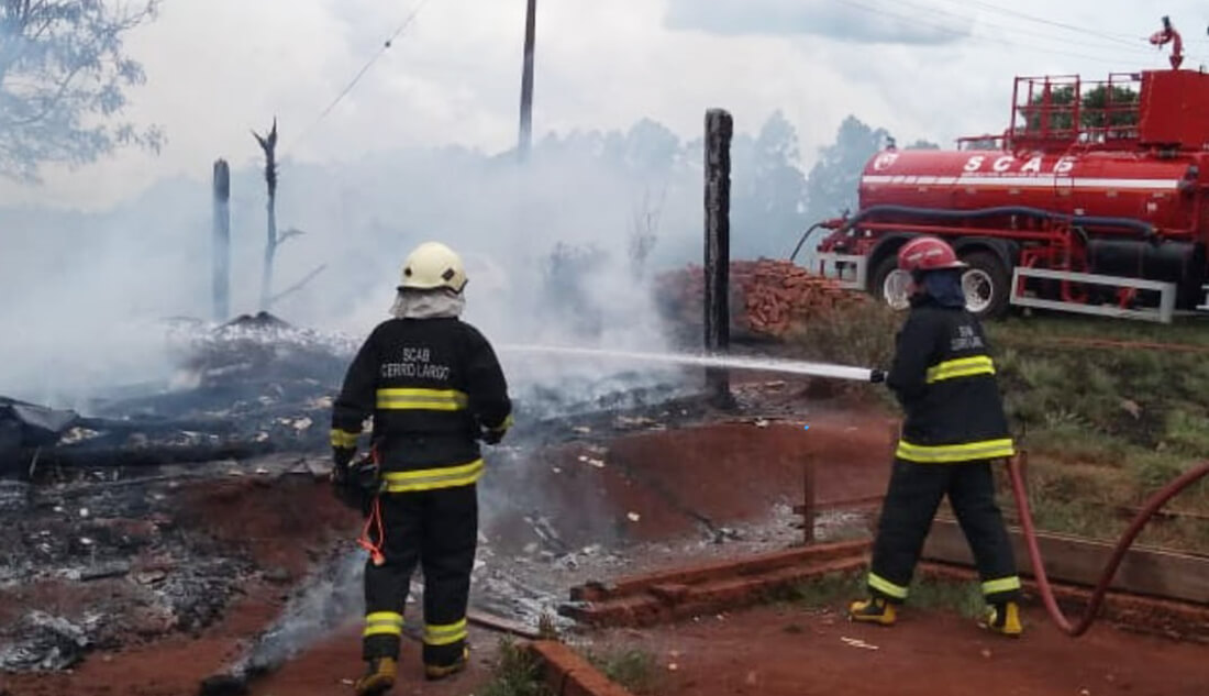 Capa Residência é consumida pelo fogo em Cerro Largo