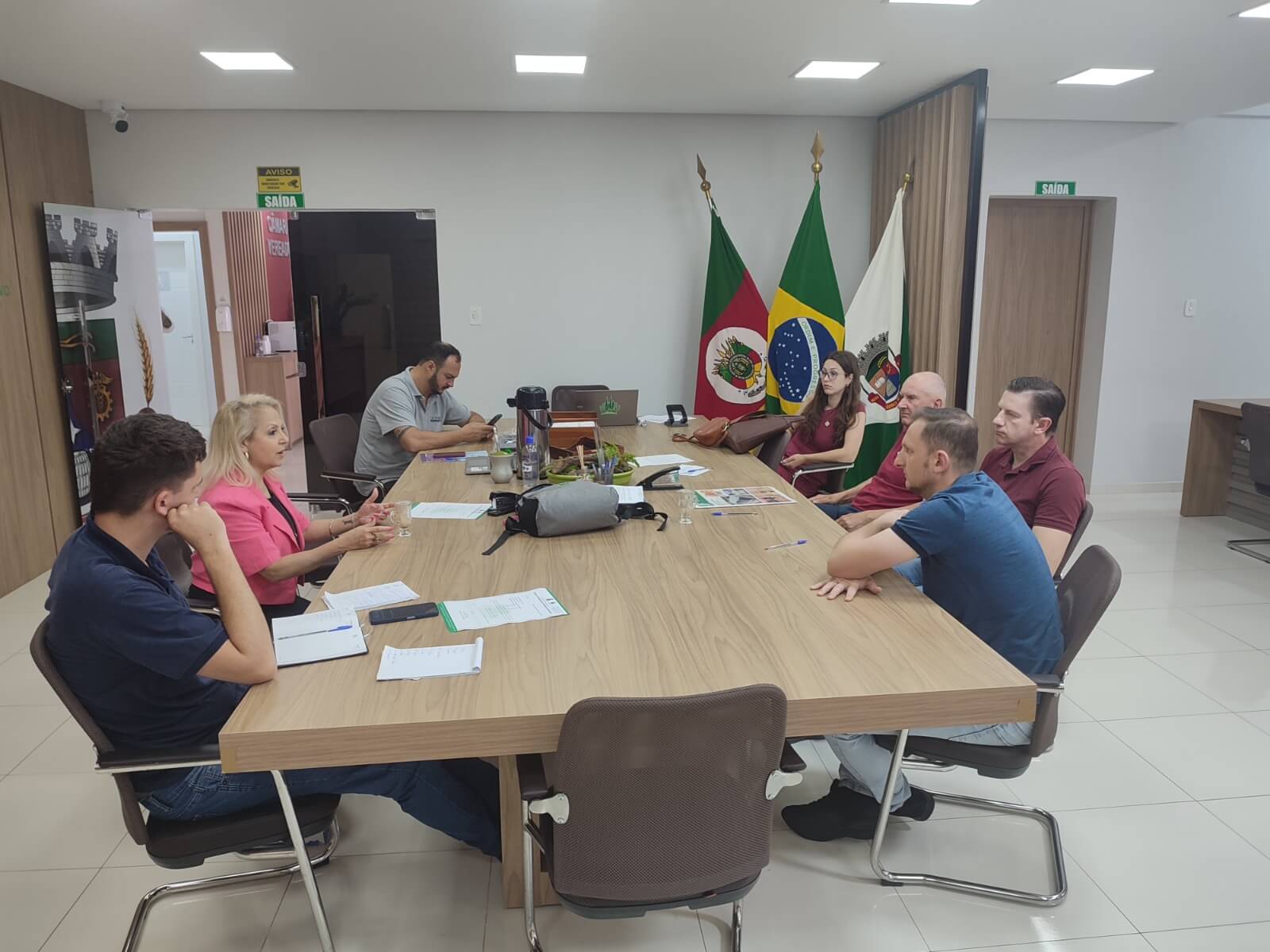 Capa Coordenadora da 20ª CRE discute expansão do ensino integral em FW e região durante reunião com vereadores