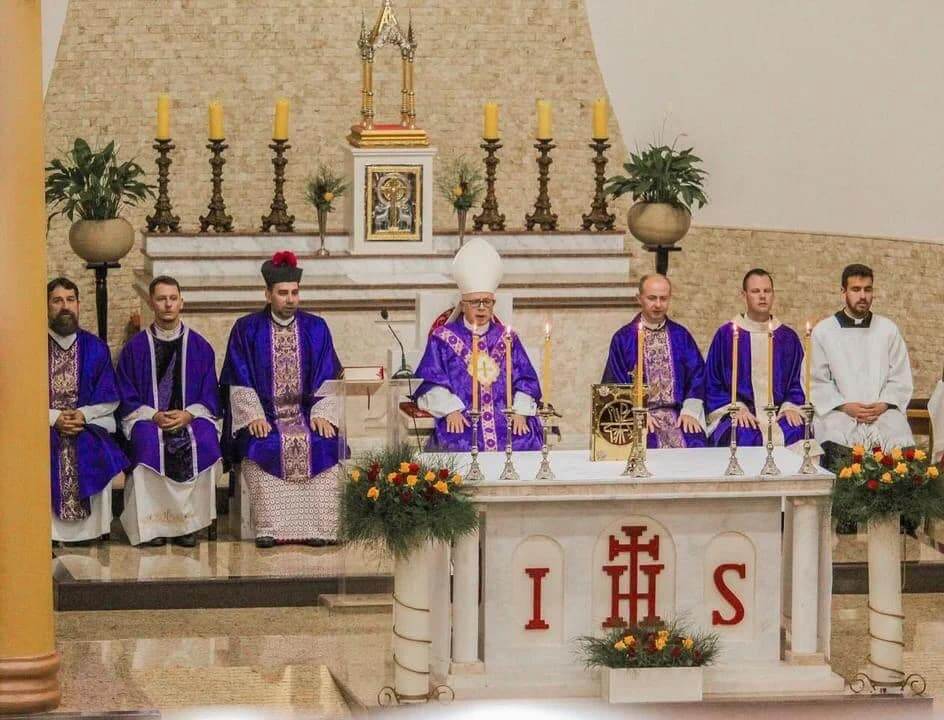 Capa Párocos tomam posse nas paróquias na Diocese de Frederico Westphalen