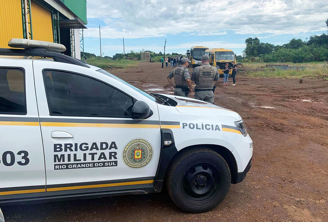Capa Ônibus escolares são alvo de vandalismo e aulas são suspensas em Três Palmeiras