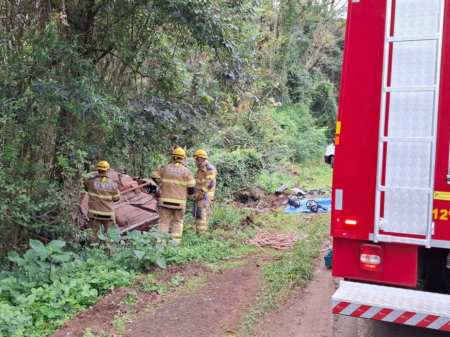 Capa Colisão deixa uma vítima fatal e duas feridas na ERS-342