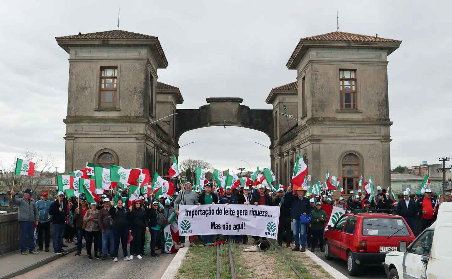 Capa Agricultores familiares trancam a fronteira com o Uruguai
