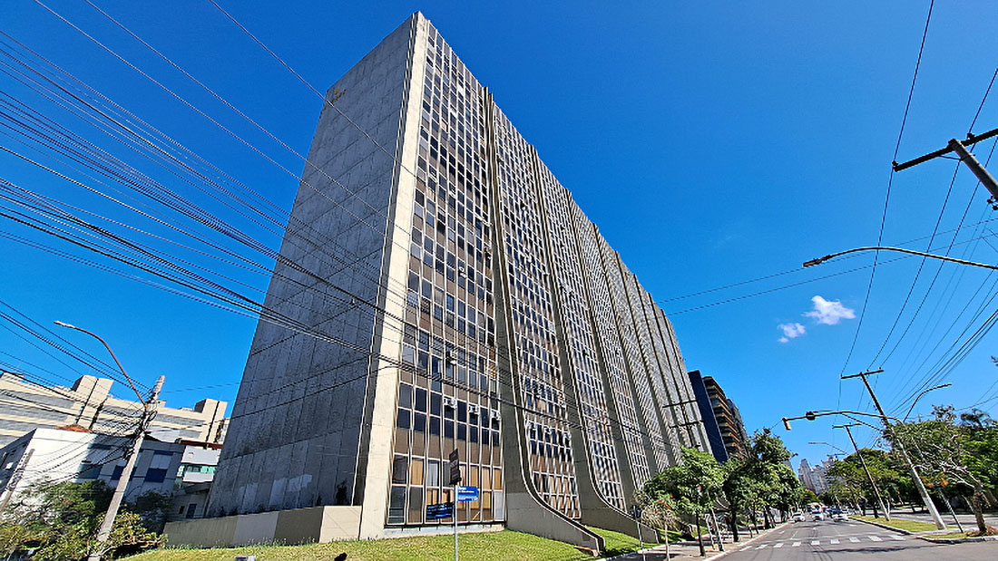 Capa Servidores públicos estaduais fazem ato contra reestruturação do IPE Saúde