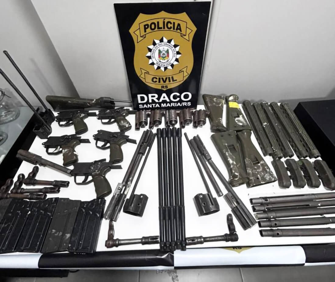 Capa Perseguição e tiroteio resultam na prisão de homem e apreensão de cinco fuzis