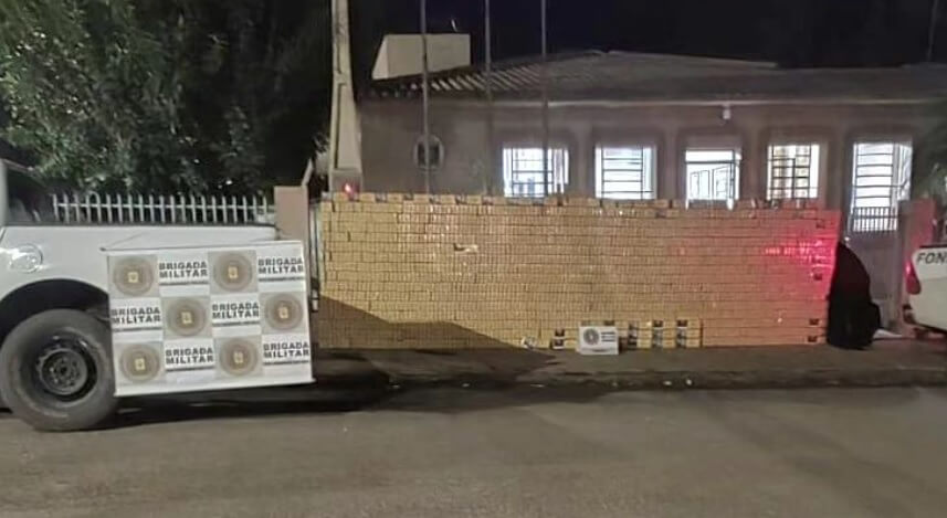 Capa BM apreende 19 mil maços de cigarros em Planalto