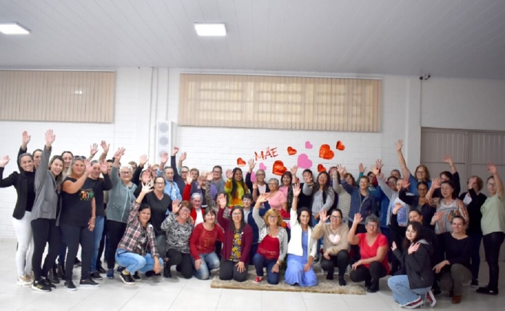 Capa Ametista do Sul: administração realiza tarde especial para celebrar o Dia das Mães