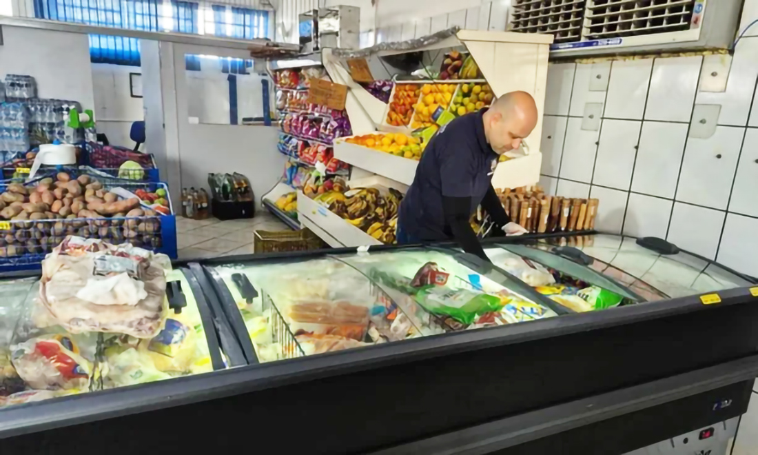 Capa Força-tarefa apreende duas toneladas de alimentos impróprios para consumo no município de Braga