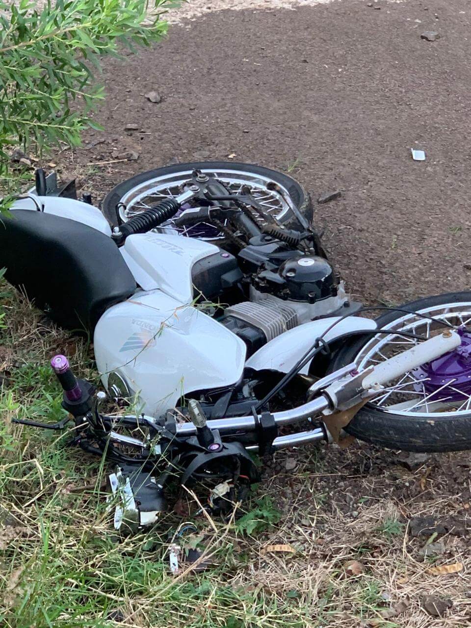Capa  Jovem de 19 anos morre em colisão entre moto e carro em Palmitinho 