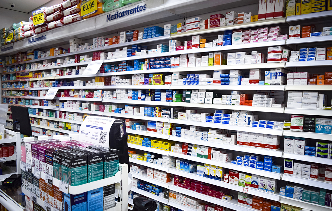 Capa Comissão do Senado aprova proposta que autoriza venda de remédios em supermercados
