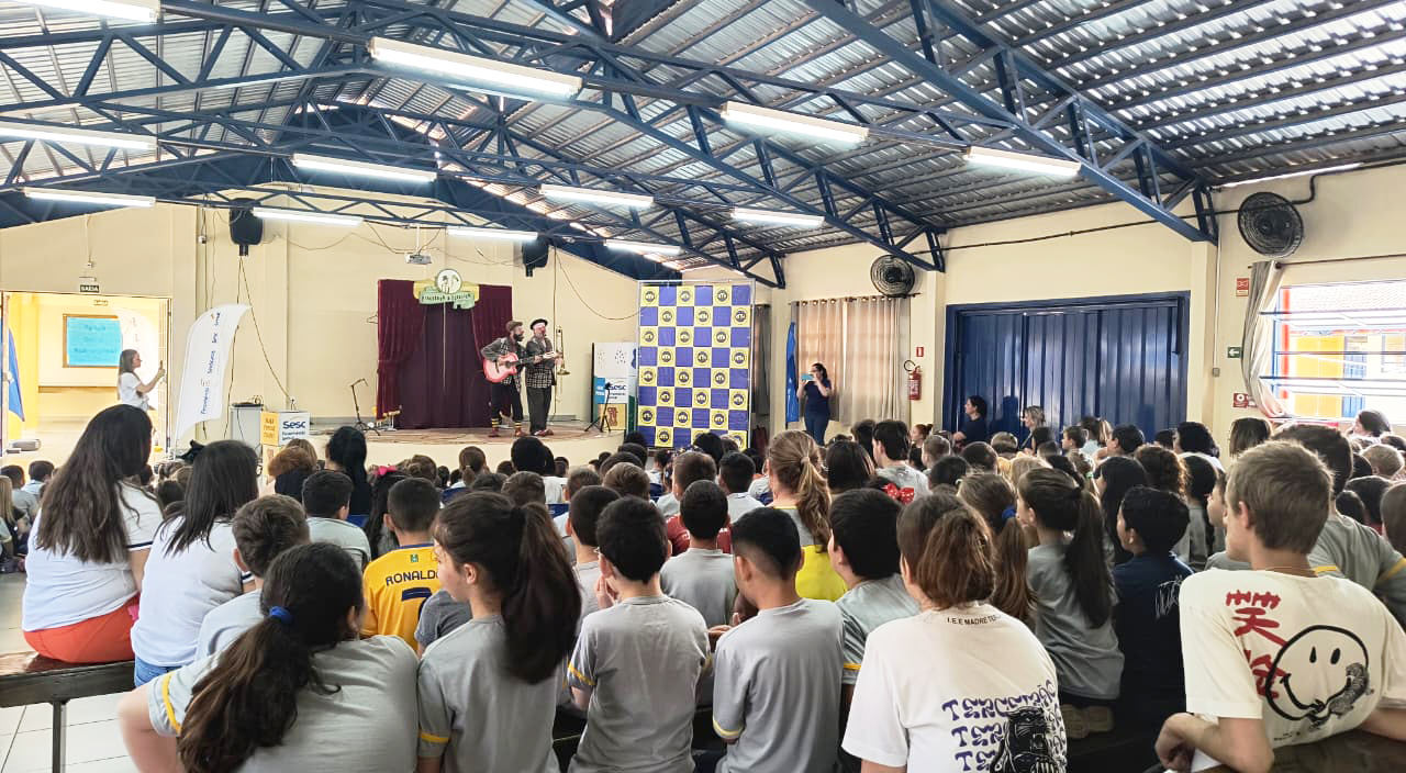 Capa Projeto Teatro a Mil, do Sesc, leva espetáculo a escolas de Seberi