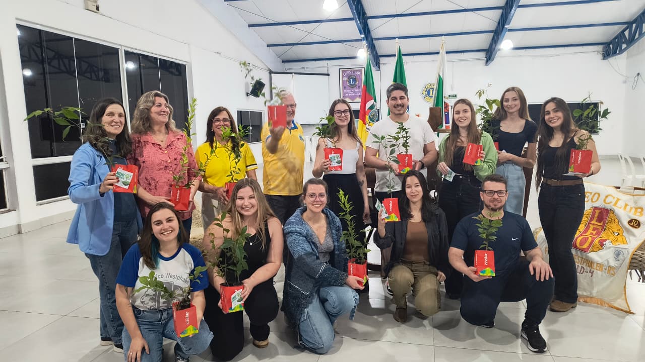 Capa LEO e Lions Clubes promovem campanha de plantio de árvores em Frederico Westphalen
