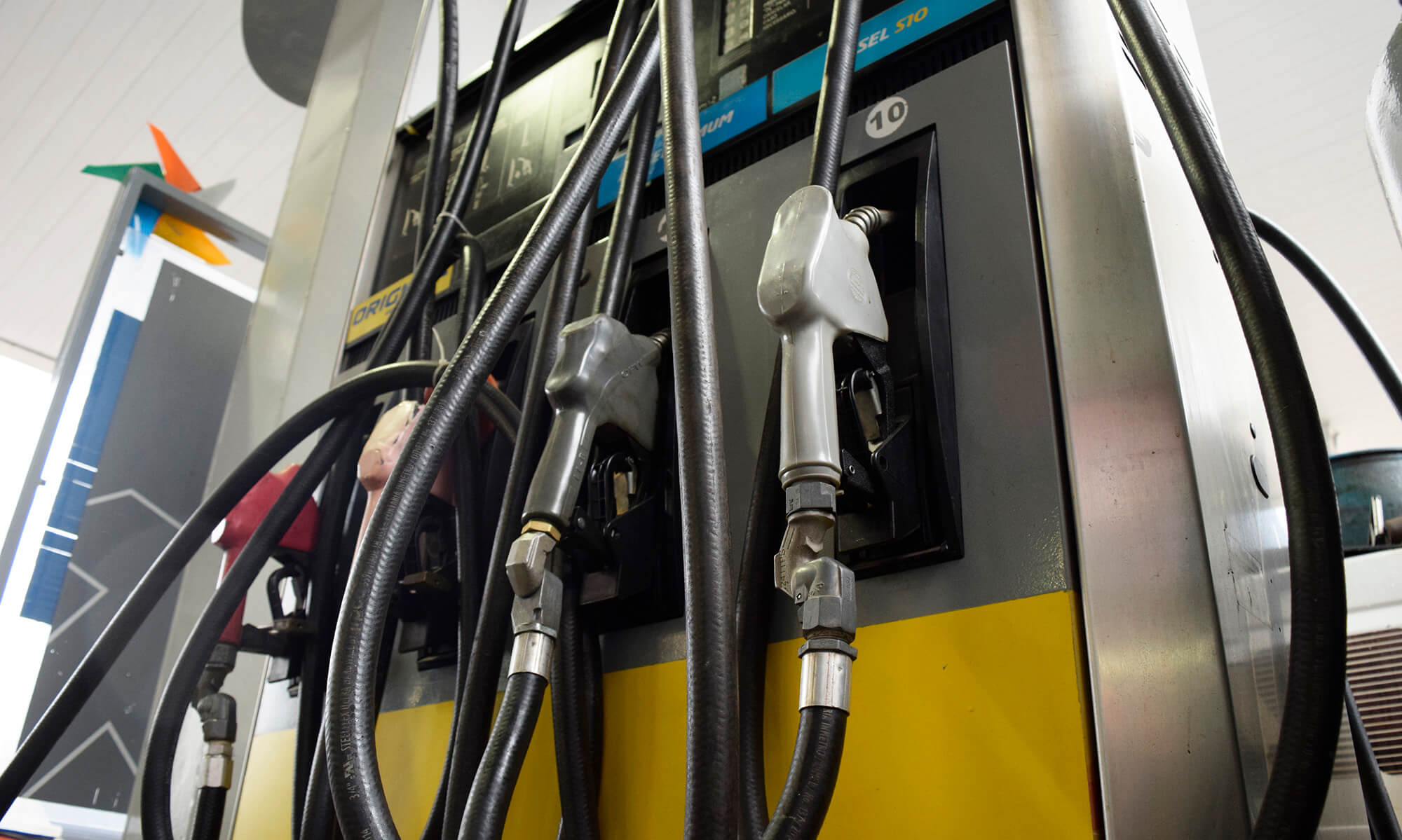 Capa Governo federal zera impostos sobre diesel para conter alta dos combustíveis