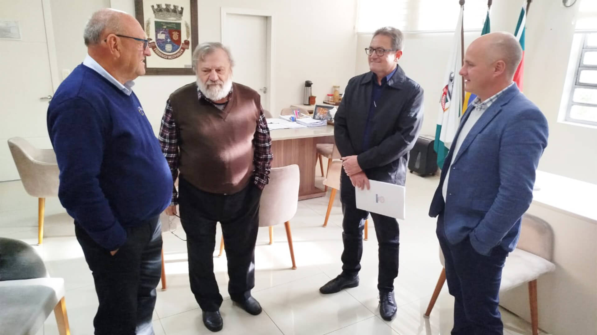 Capa Prefeito recebe empresários e trata sobre novos investimentos no frigorífico de Frederico Westphalen
