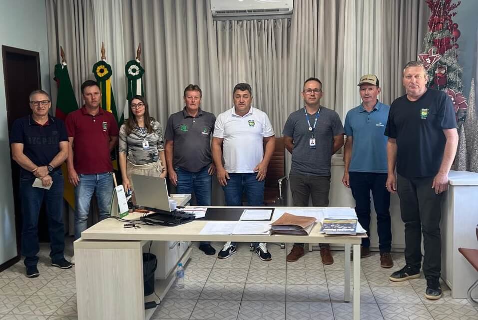 Capa Reunião aborda aquisição de alimentos da agricultura familiar para merenda escolar em Esperança do Sul