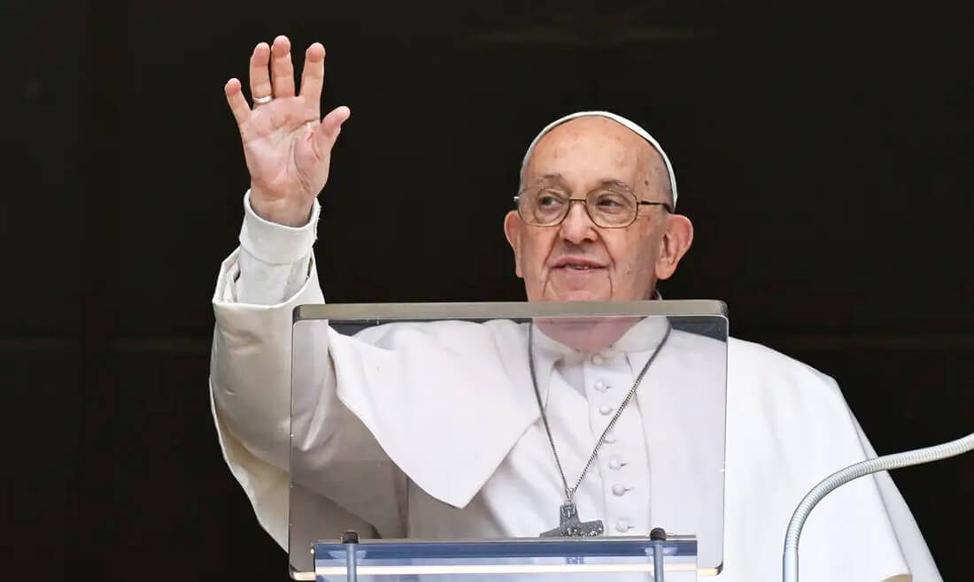 Capa Papa apresenta início de pneumonia bilateral