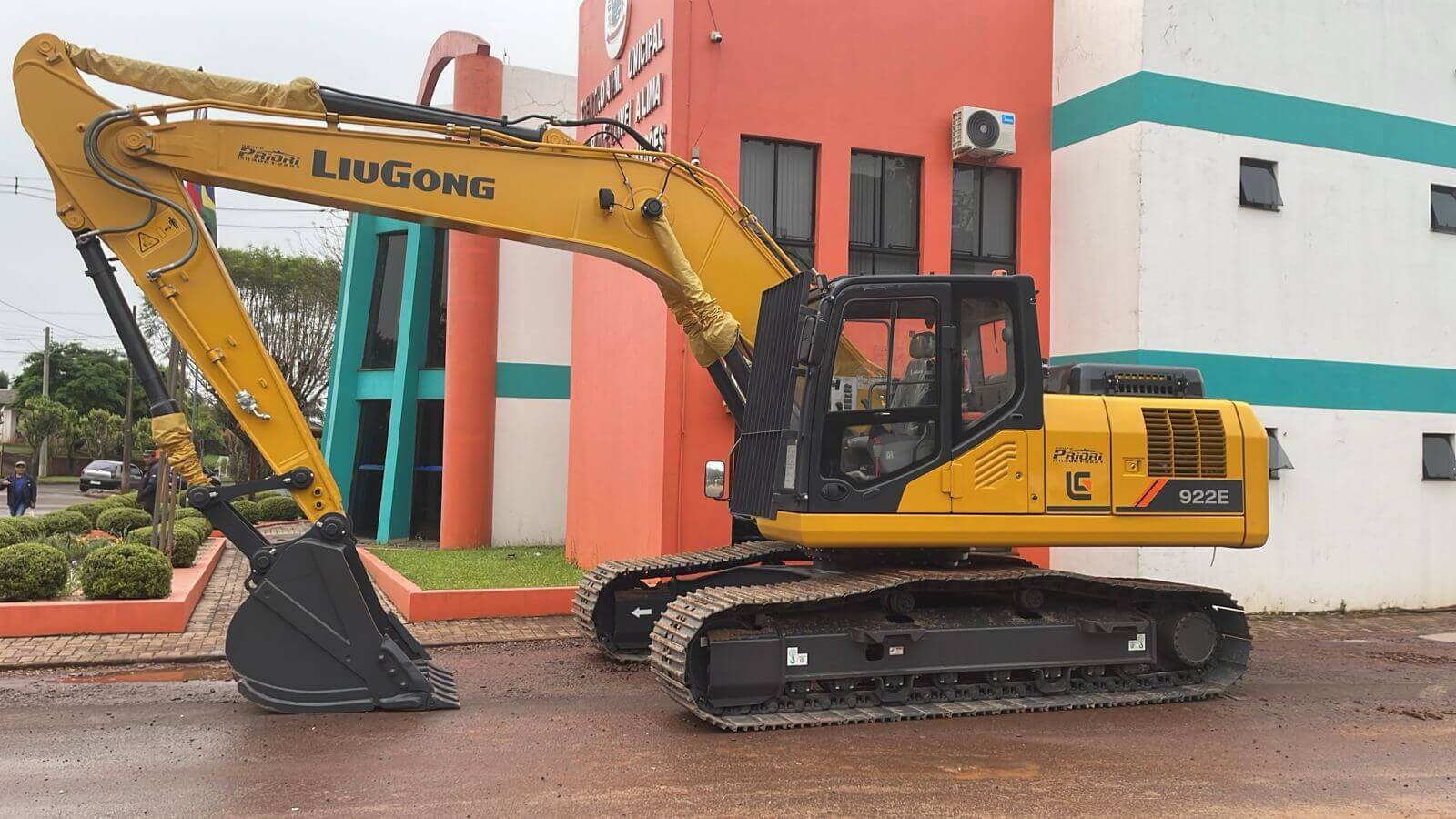 Capa Administração Municipal de Dois Irmãos das Missões recebe escavadeira hidráulica para Secretaria de Obras