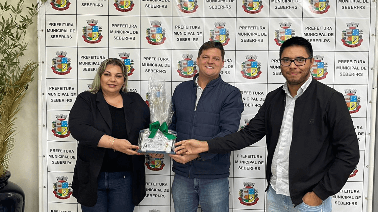 Capa Prefeito de Seberi é homenageado por participação no 'Jornal das Doze na Sua Cidade'
