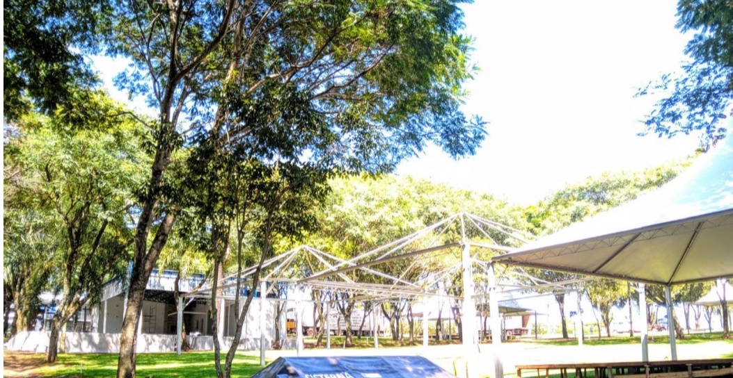 Capa Itaipu Rural Show: Iniciada a montagem de estandes para feira