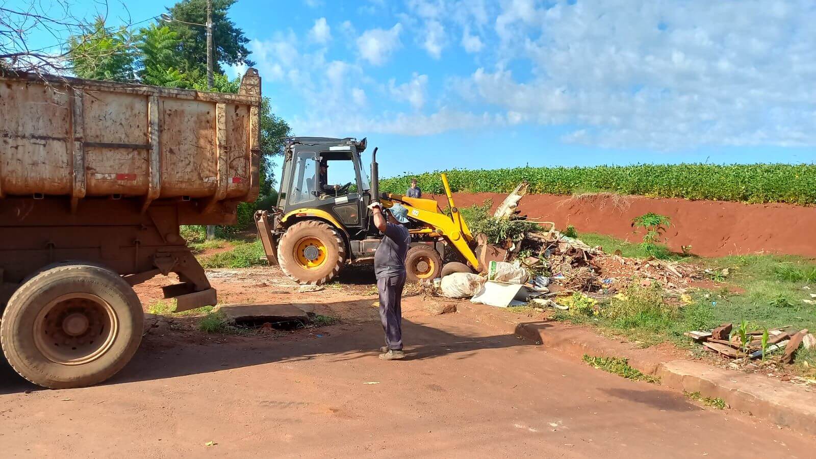 Capa Mutirão de limpeza contra a Dengue no bairro Santo Antônio em Seberi