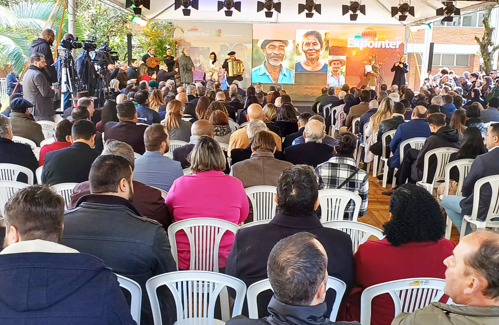Capa Expointer é lançada em Porto Alegre com resgate da história da Feira