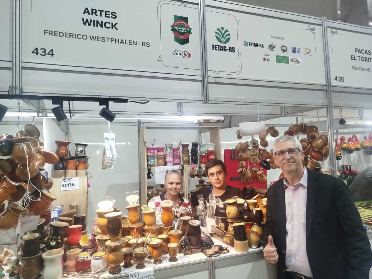 Capa Vice-prefeito de Frederico Westphalen visita expositores locais na Expointer