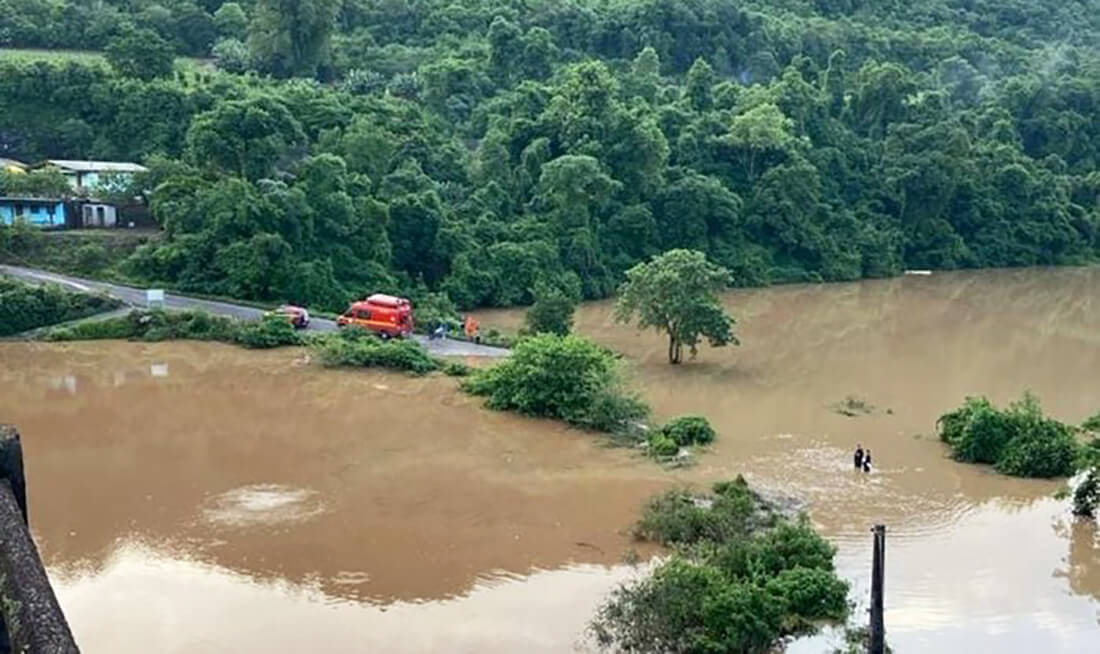 Capa Chuvas no RS causam três mortes e deixam ao menos duas pessoas desaparecidas