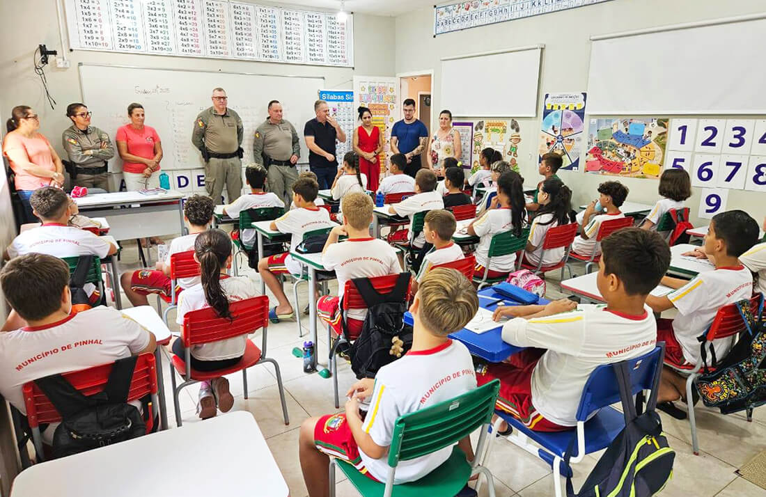 Capa Encontro aborda continuidade da Cooperativa Escolar na Escola de Liberato Salzano