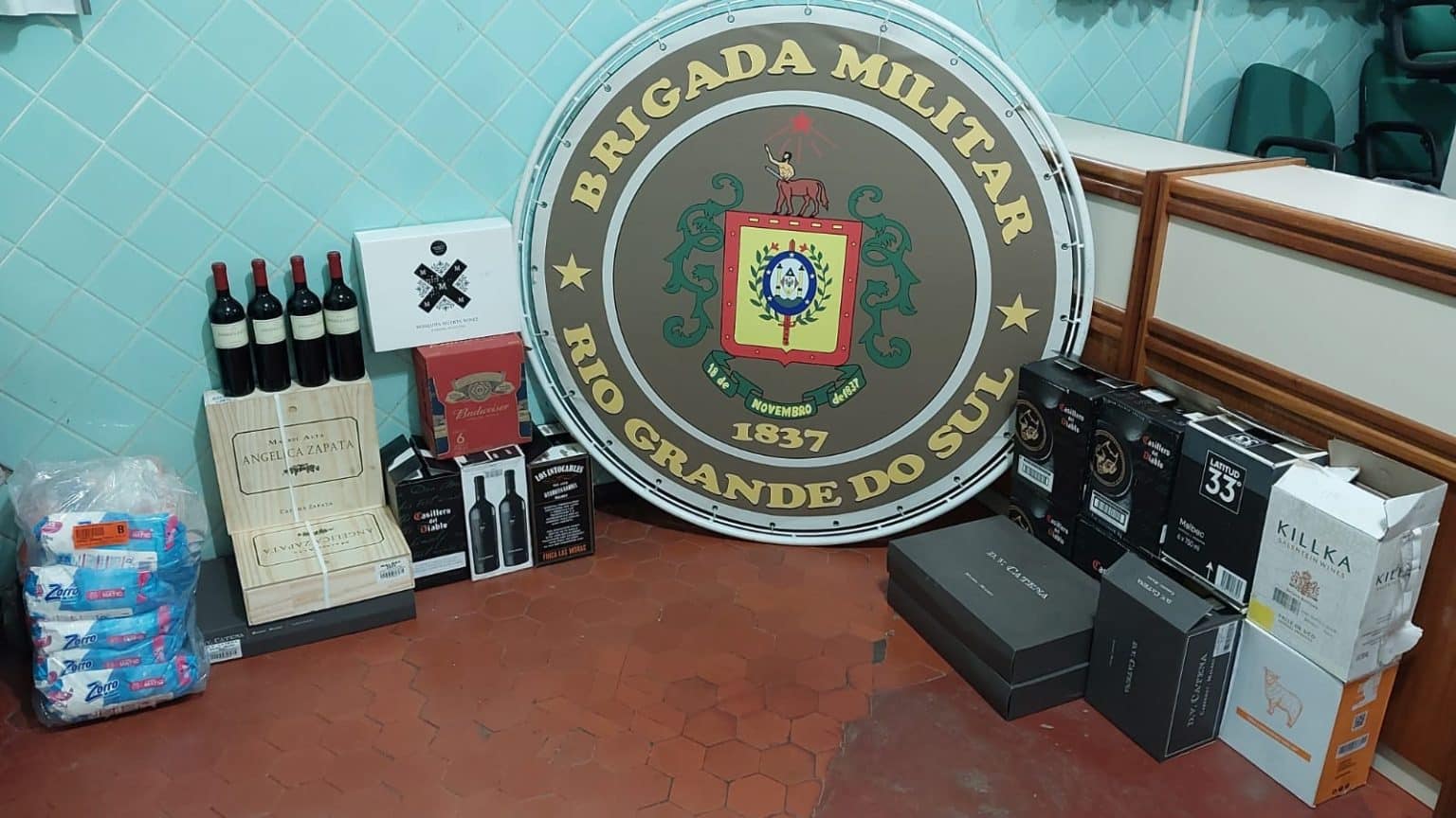 Capa Brigada Militar realiza apreensão de produtos de origem estrangeira em Tiradentes do Sul