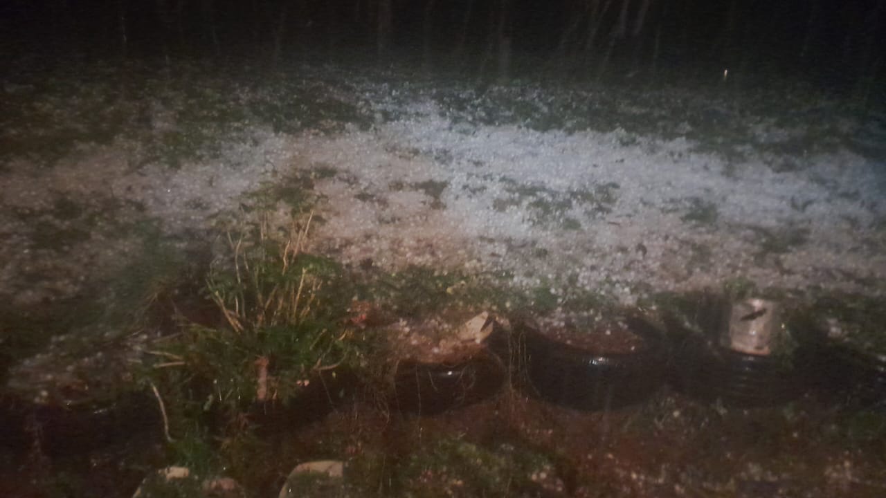 Capa Temporal de granizo atinge Planalto e danifica até 500 casas na madrugada desta segunda-feira