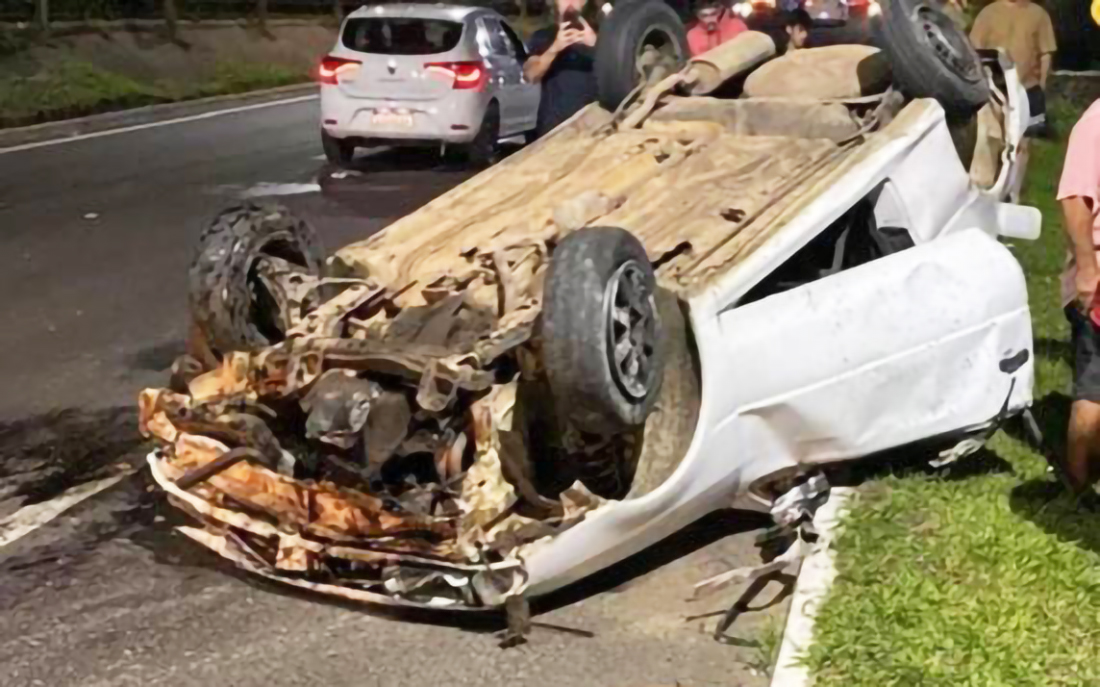 Capa Jovem foge da polícia, capota carro e é preso com drogas na RS-239