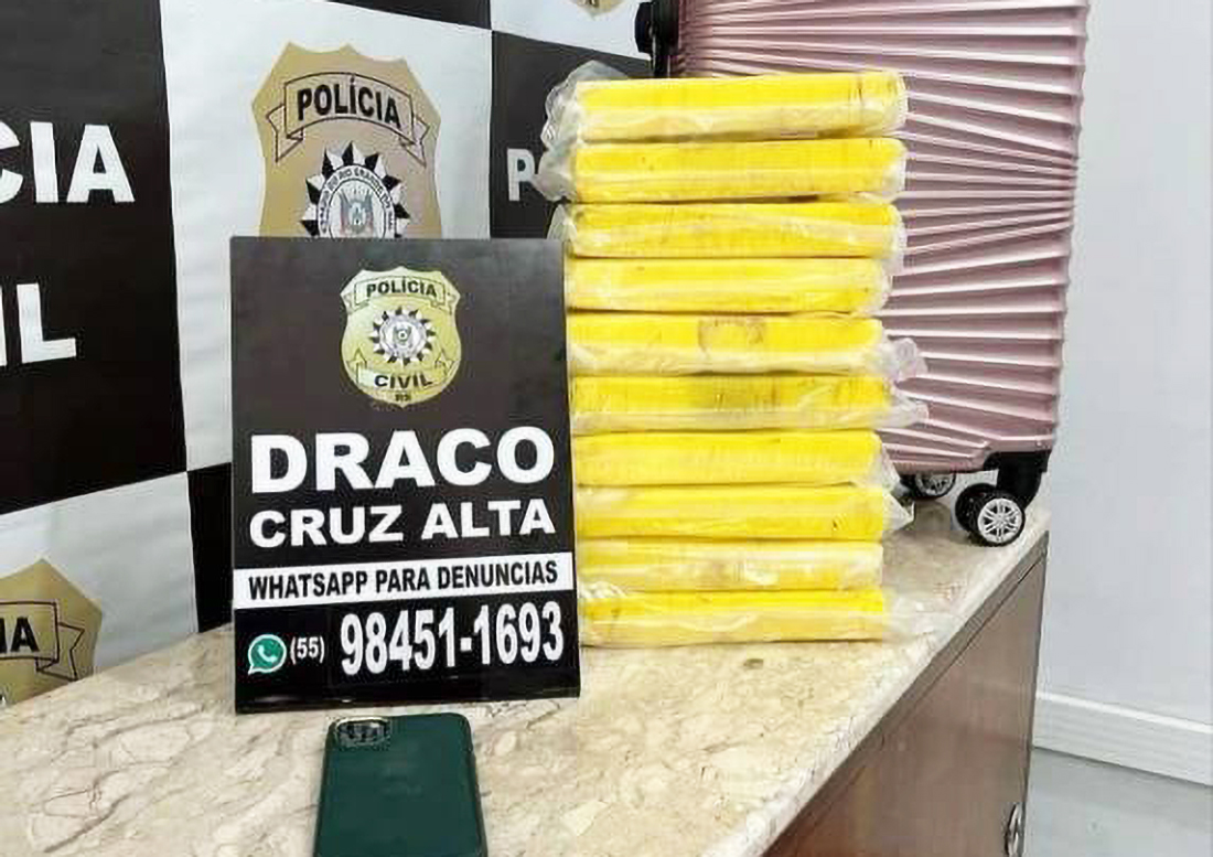 Capa Mulher é presa com carga de cocaína avaliada em mais de R$ 1 milhão