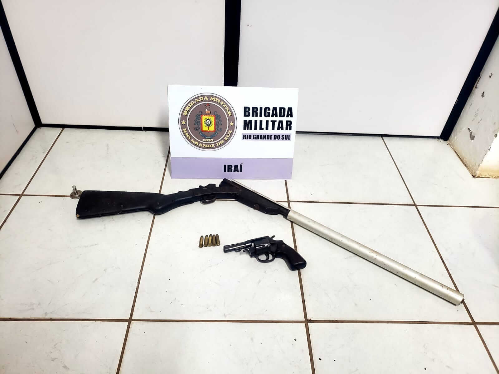 Capa Brigada Militar prende homem por porte ilegal de arma de fogo em Iraí