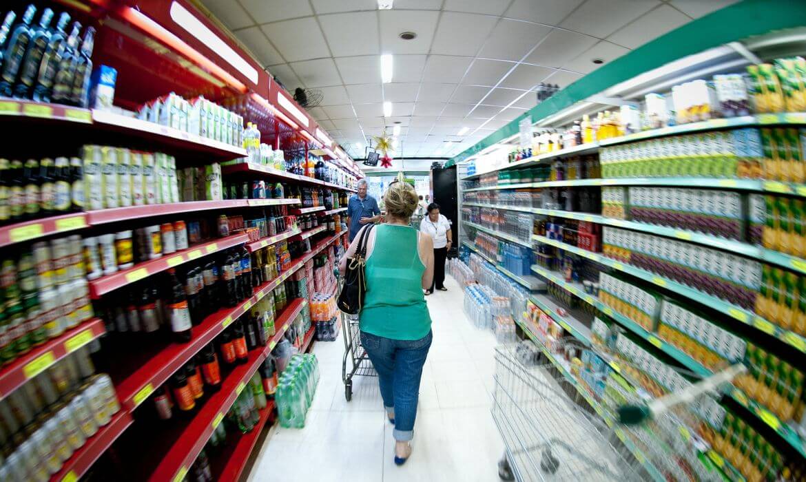 Capa Reforma pode gerar alta de 60% em impostos de itens da cesta básica