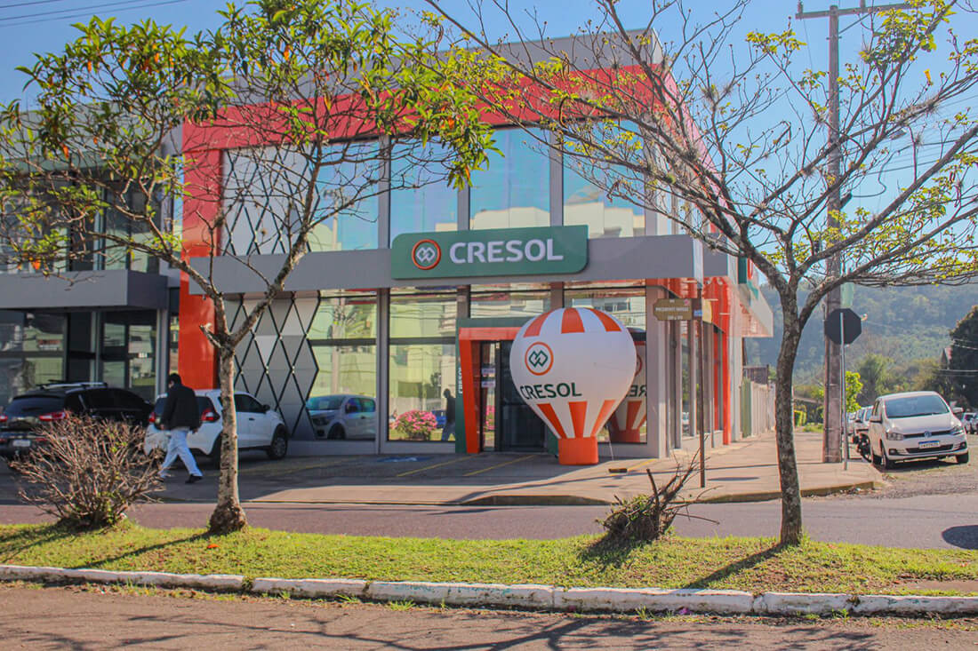 Capa Cresol Raiz inicia 2025 como parceira estratégica para suas conquistas financeiras