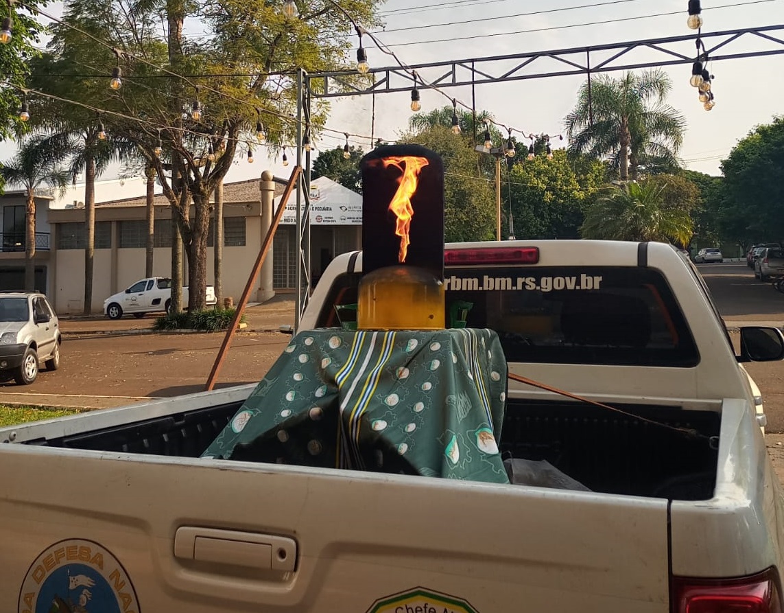 Capa Fogo Simbólico da Pátria chega ao interior em Humaitá e Crissiumal