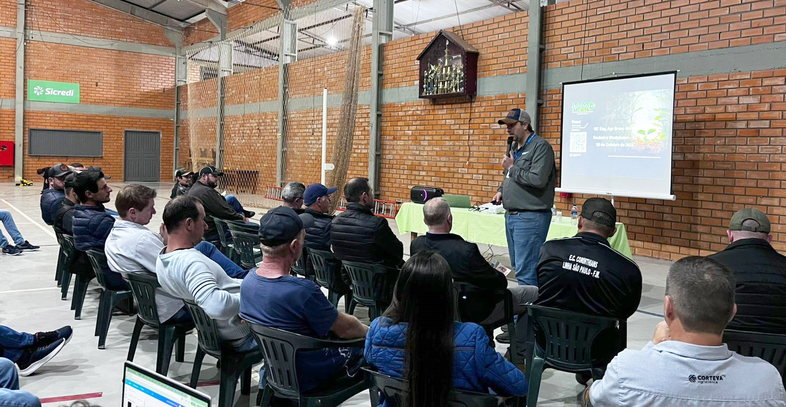 Capa Cotrifred realiza encontro técnico sobre "Manejo para altas produtividades" em Frederico Westphalen