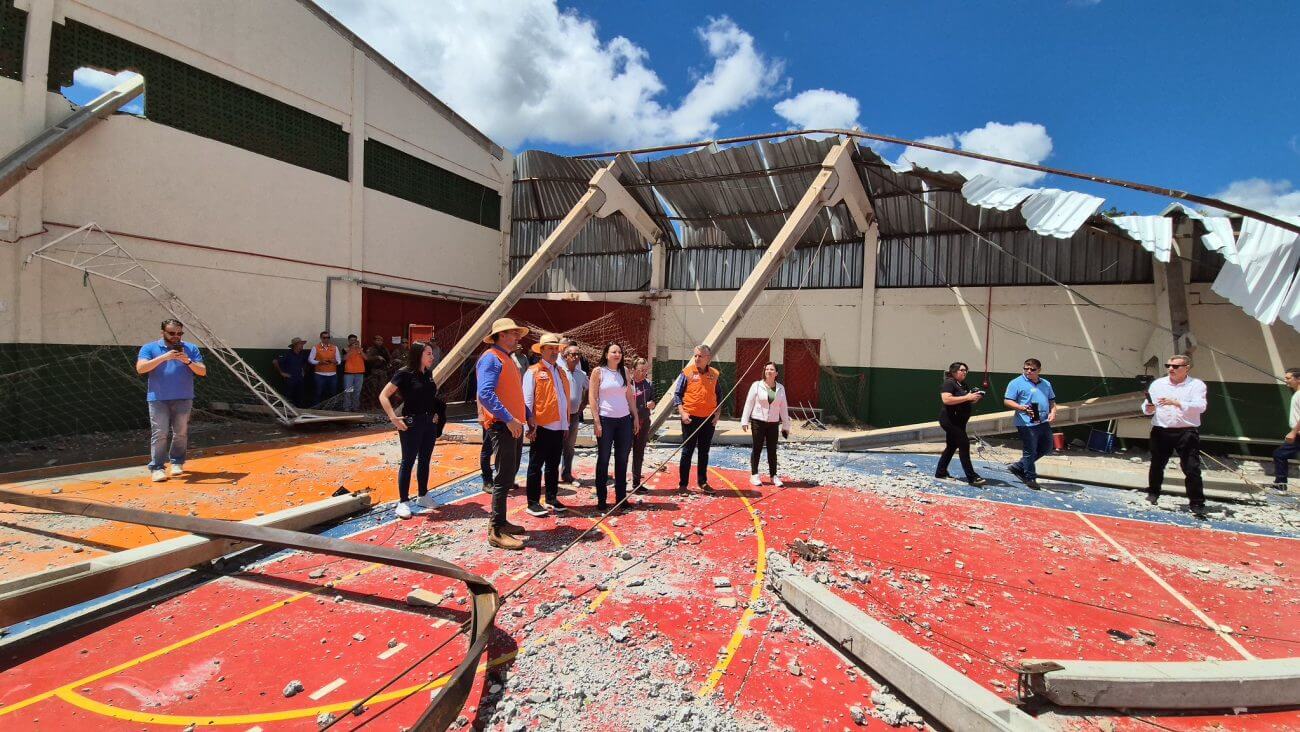Capa Governador anuncia construção de bunkers em escolas de SC após tornados