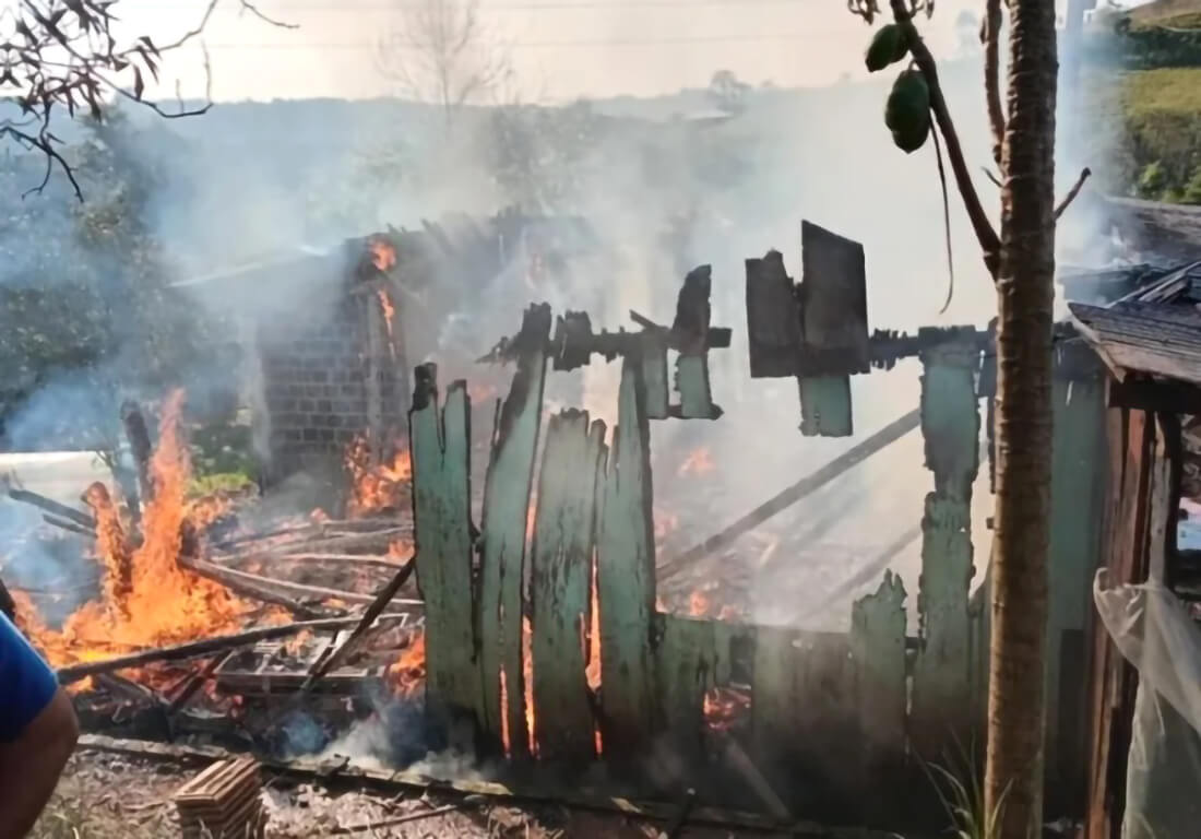 Capa Incêndio destrói residência no interior de Crissiumal