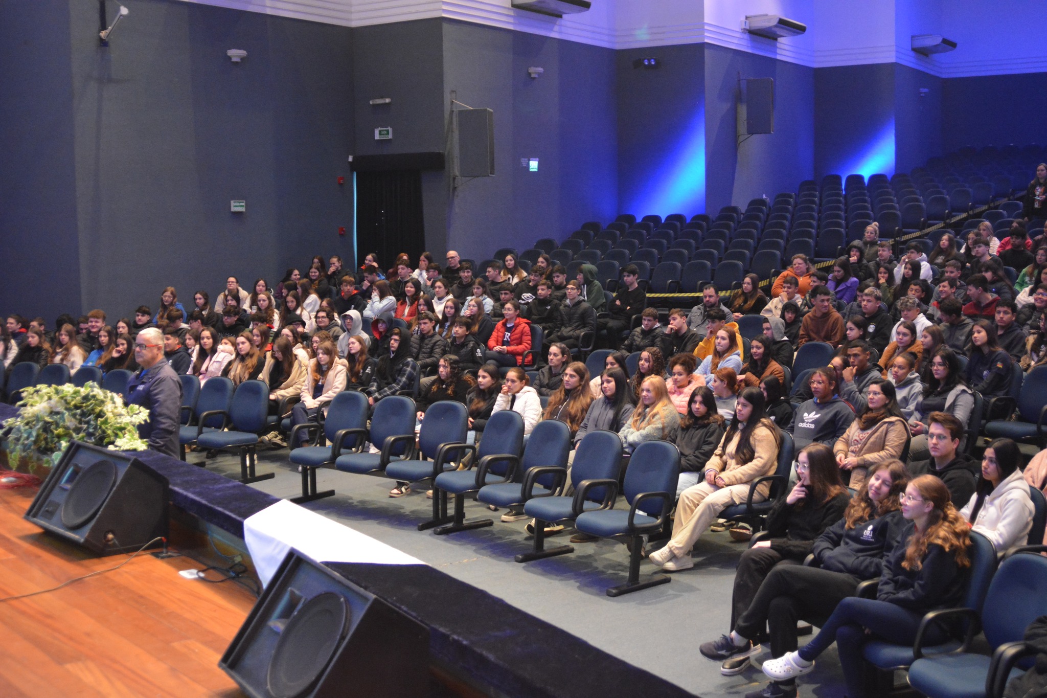 Capa Estudantes participam do Circuito Sesc de Literatura